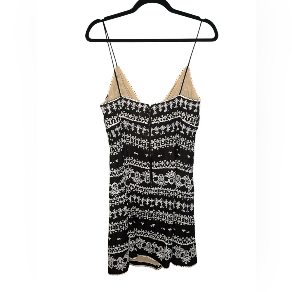NWOT Alice + Olivia Roe Black and White Lace Embroidered Mini Dress - Picture 3 of 4